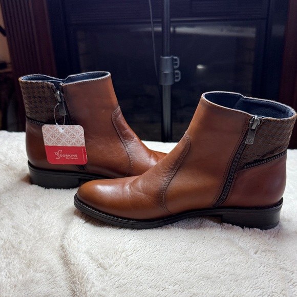 NWT Dorking Elegant Brown Leather Ankle Boots sz 37 (6.5) - Picture 4 of 9